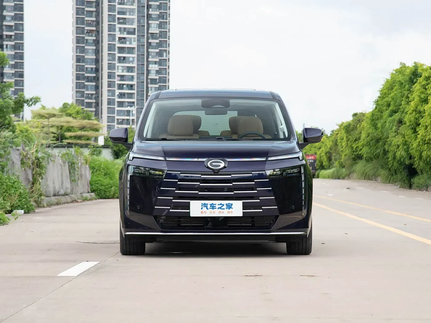 imgi_96_GAC-Trumpchi-E8-Large-Phev-MPV-Sedan-7-Seats-New-Energy-Vehicle GAC Trumpchi E8 Phev 7 Seats New Energy Vehicle MPV – Ships Worldwide From China | Chinese Cars in Australia - Image 1
