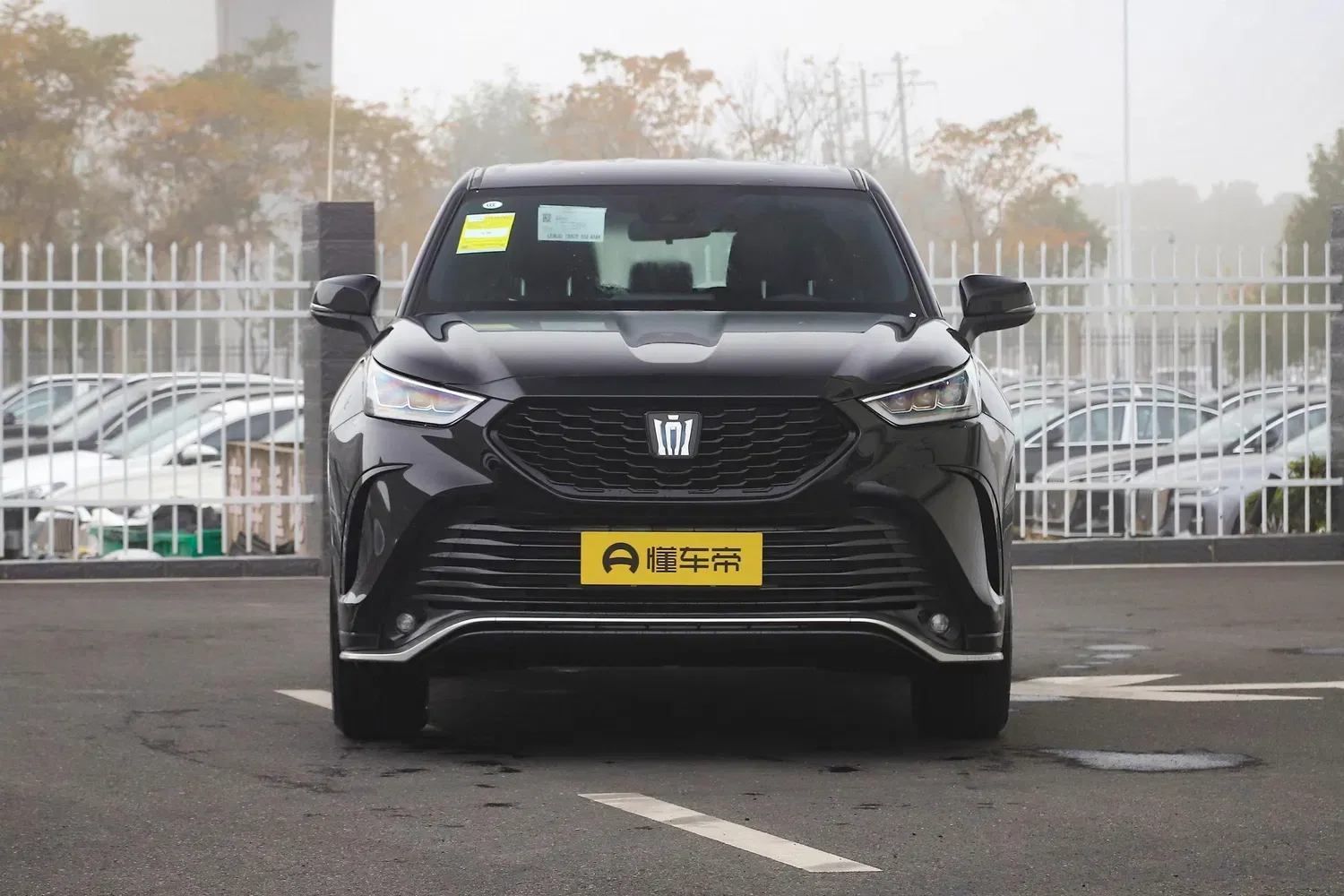 imgi_41_Toyota-Crown-2023-Phev-Second-Hand-Electric-Car-Auto-Vehicle Toyota Crown 2023 Phev – For Sale From China | Chinese Cars in Australia - Image 1